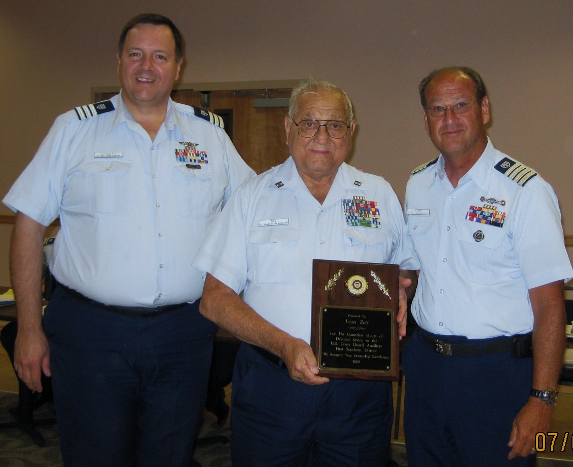 Leon Zois receives Special Service Aaward .